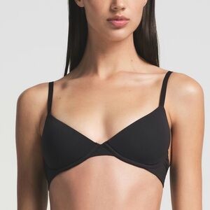 SKIMS Fits Everybody Plunge Bra